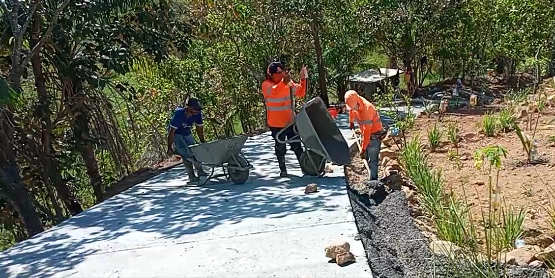 Boca Chica access road