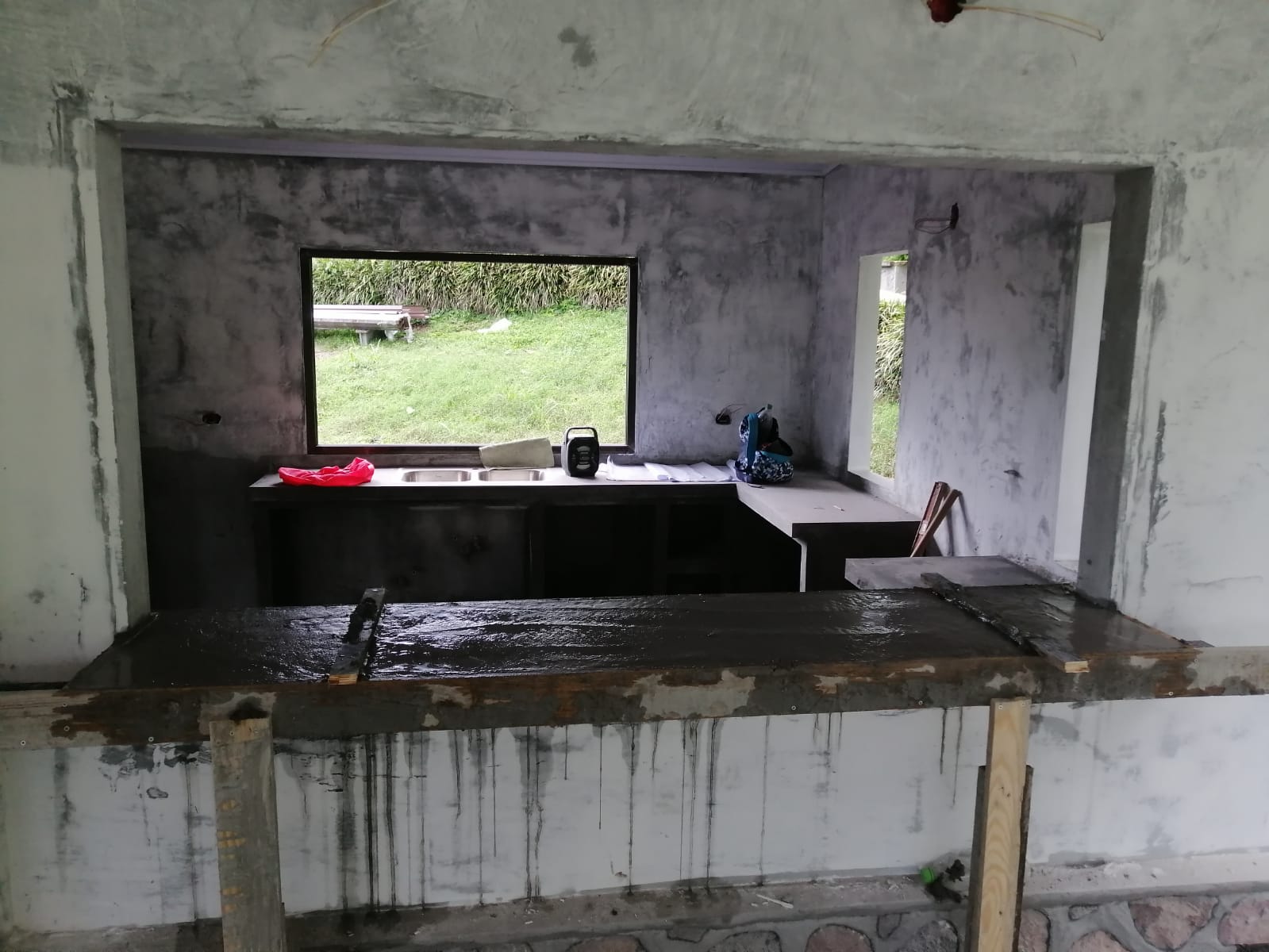 Concrete & Glass Residence — image 5